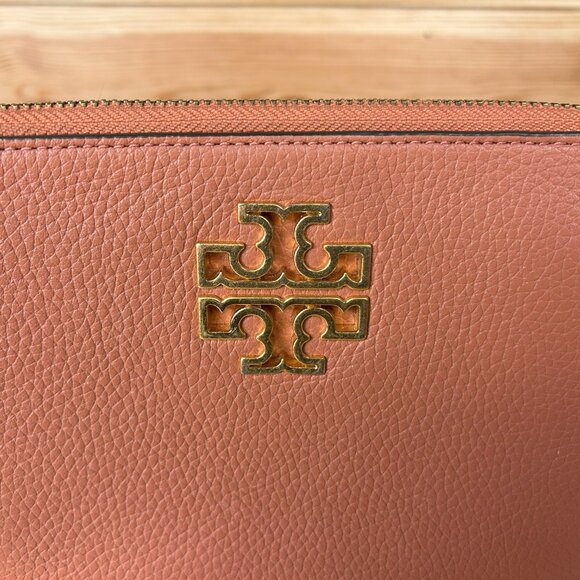 Tory Burch Britten Wristlet - Picture 2 of 4